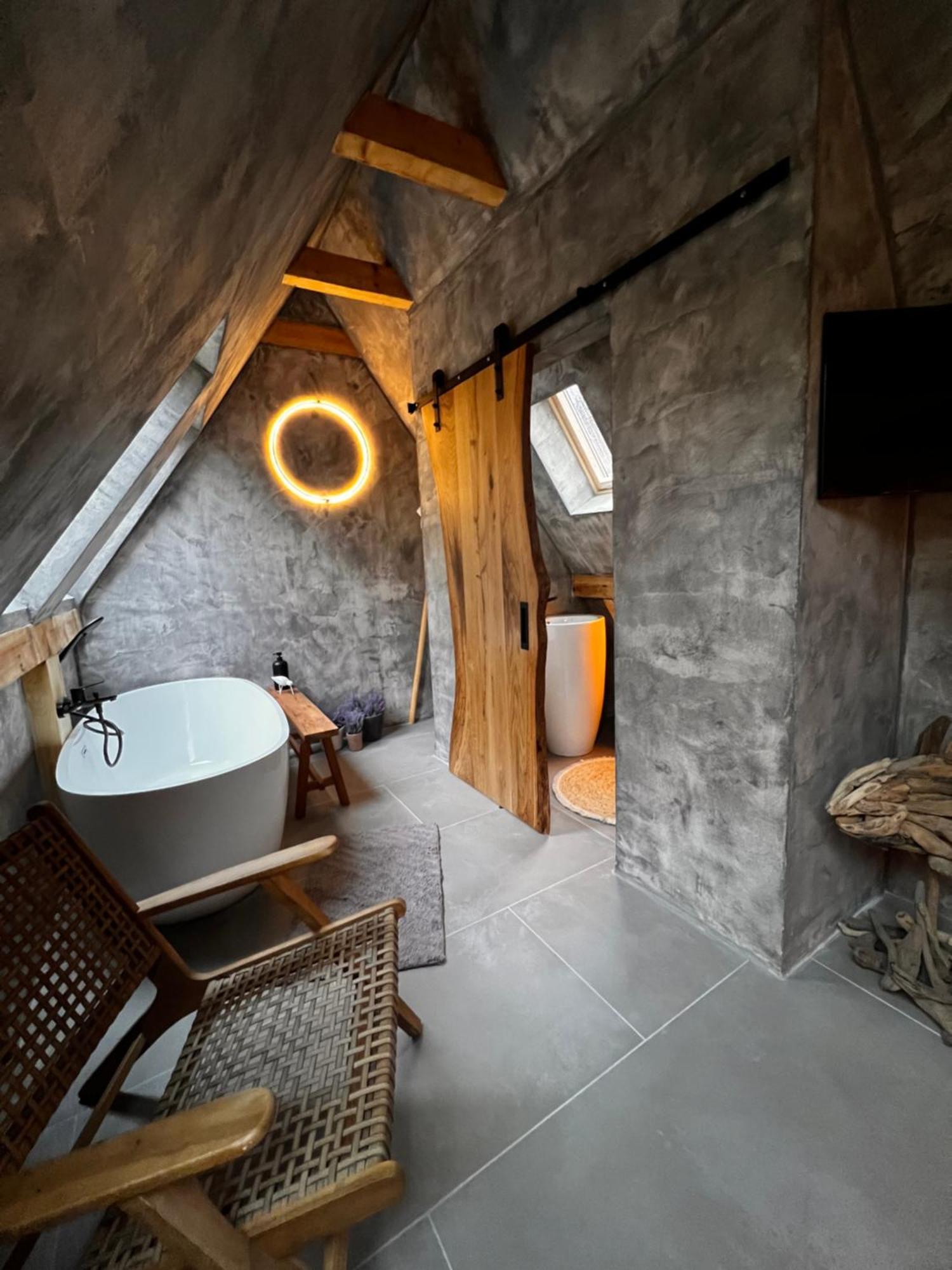Shard Boutique Hotel-Adult Only Braşov Dış mekan fotoğraf