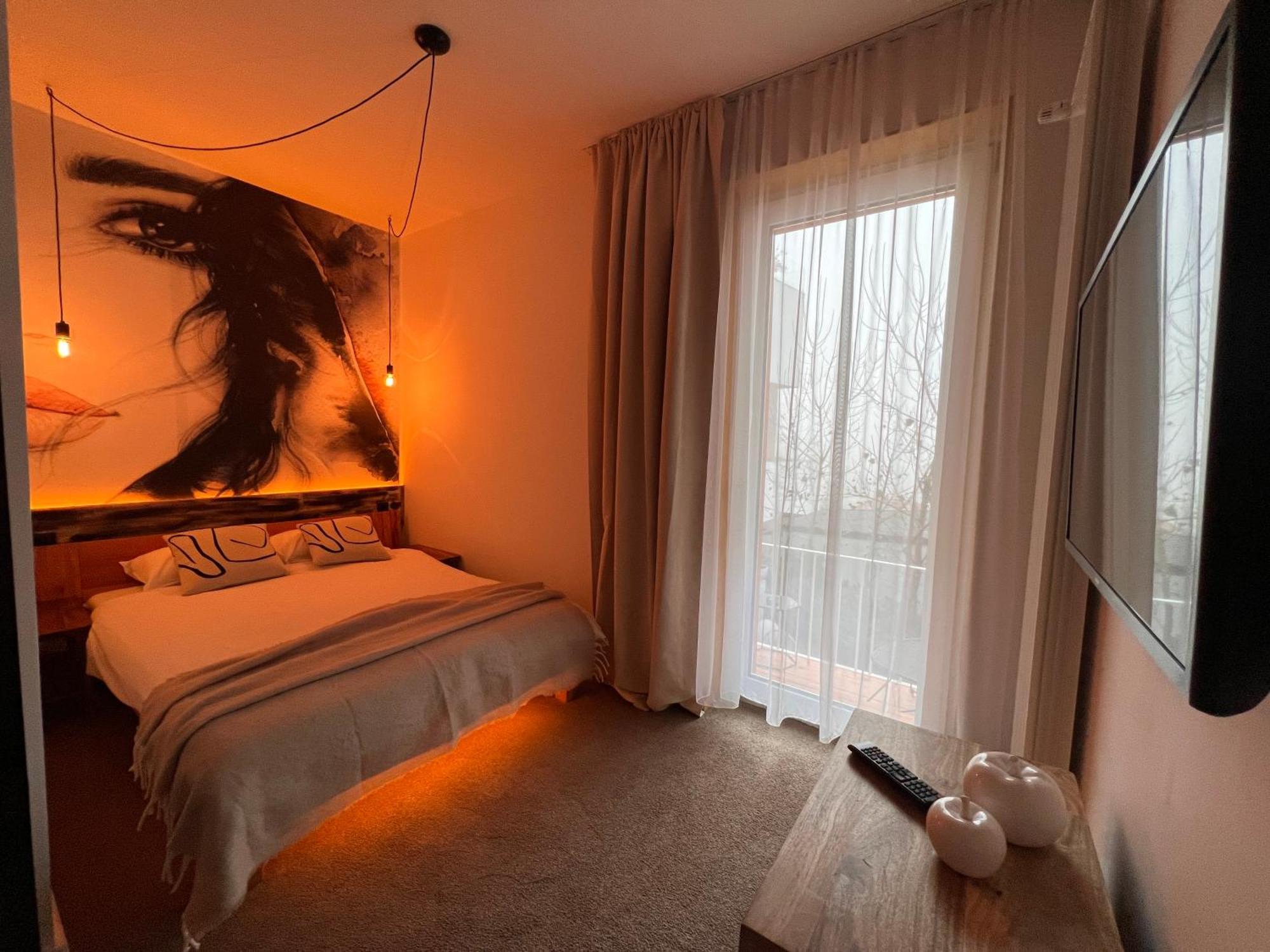 Shard Boutique Hotel-Adult Only Braşov Dış mekan fotoğraf