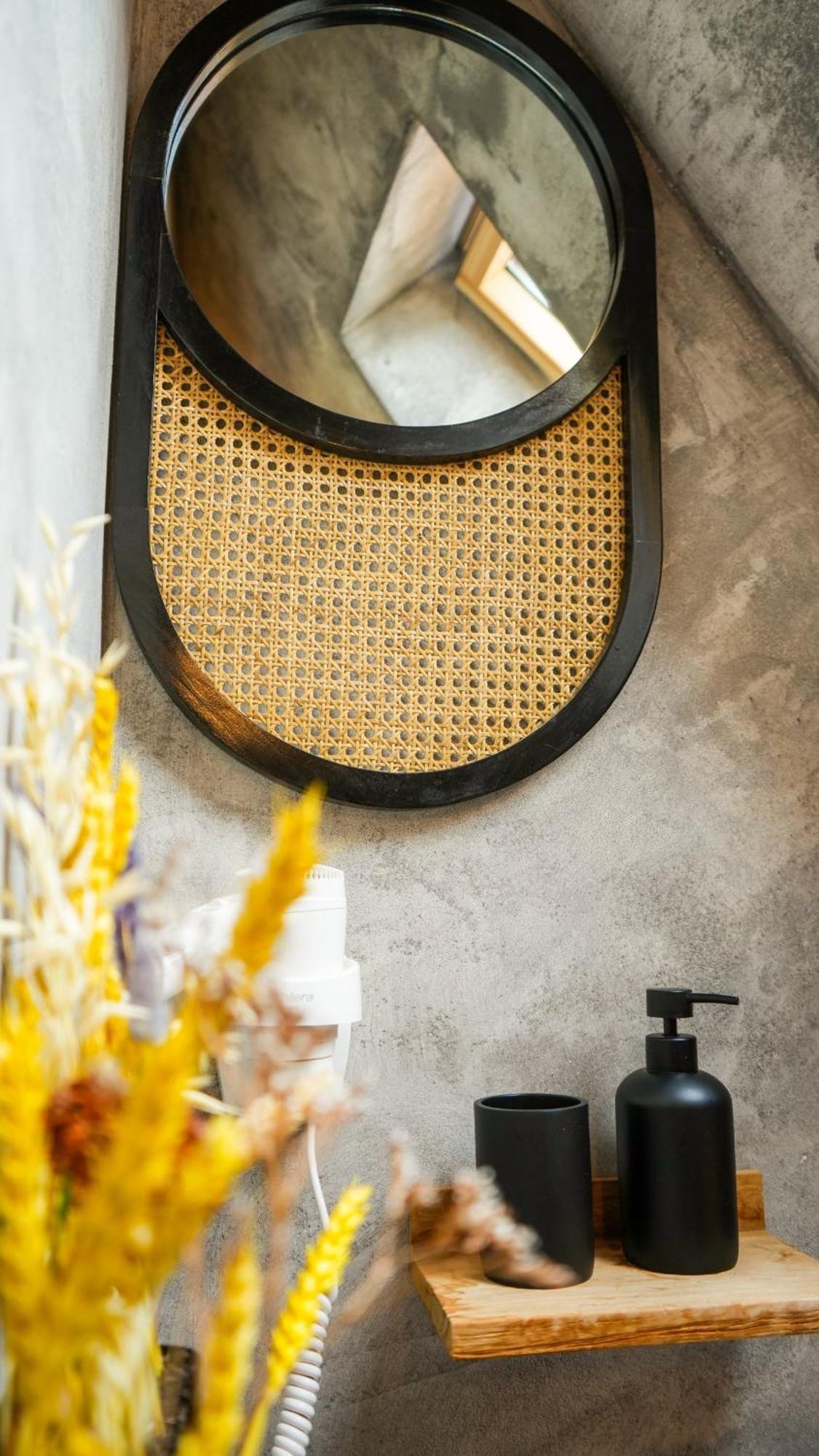 Shard Boutique Hotel-Adult Only Braşov Dış mekan fotoğraf