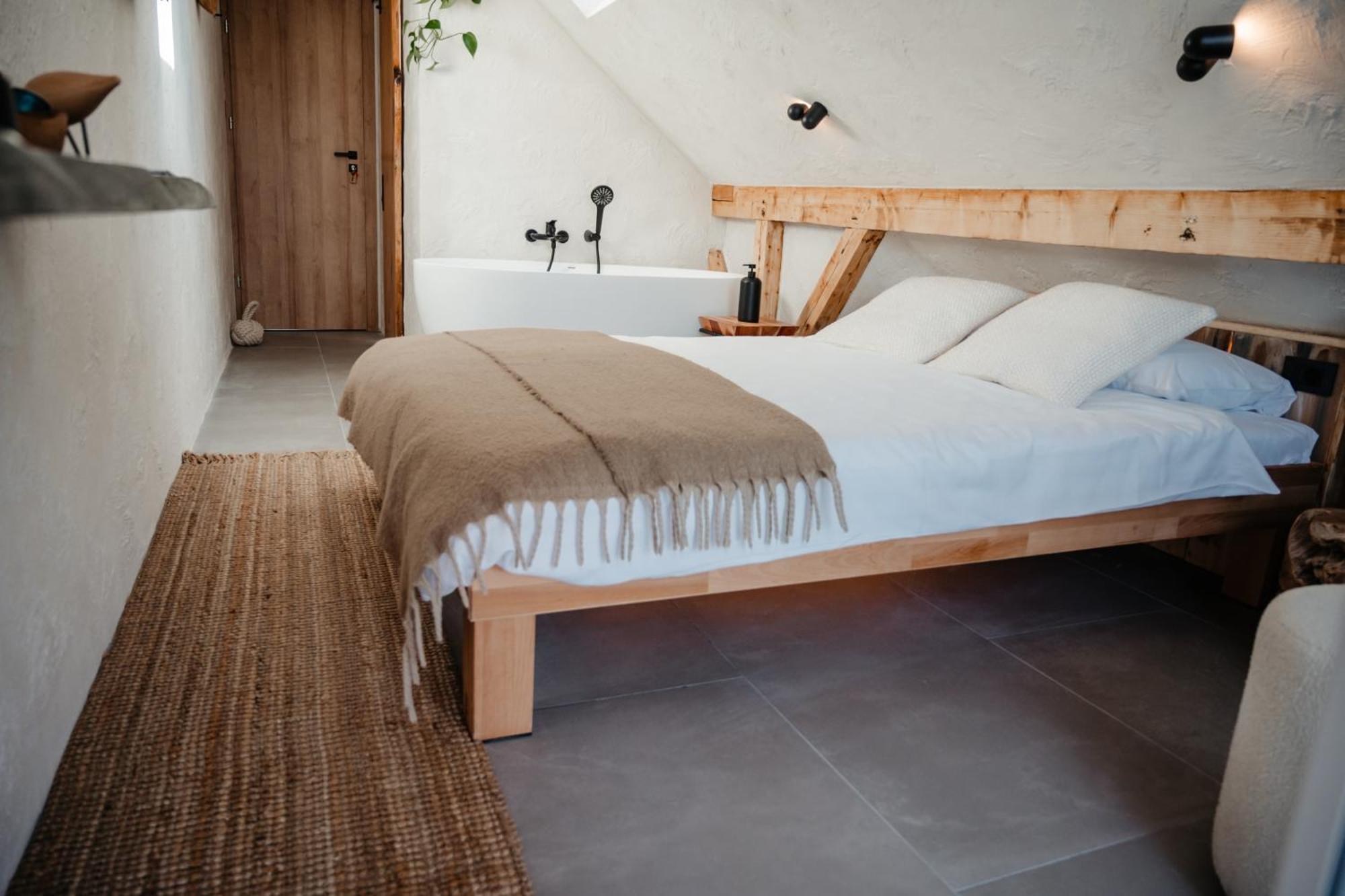 Shard Boutique Hotel-Adult Only Braşov Dış mekan fotoğraf