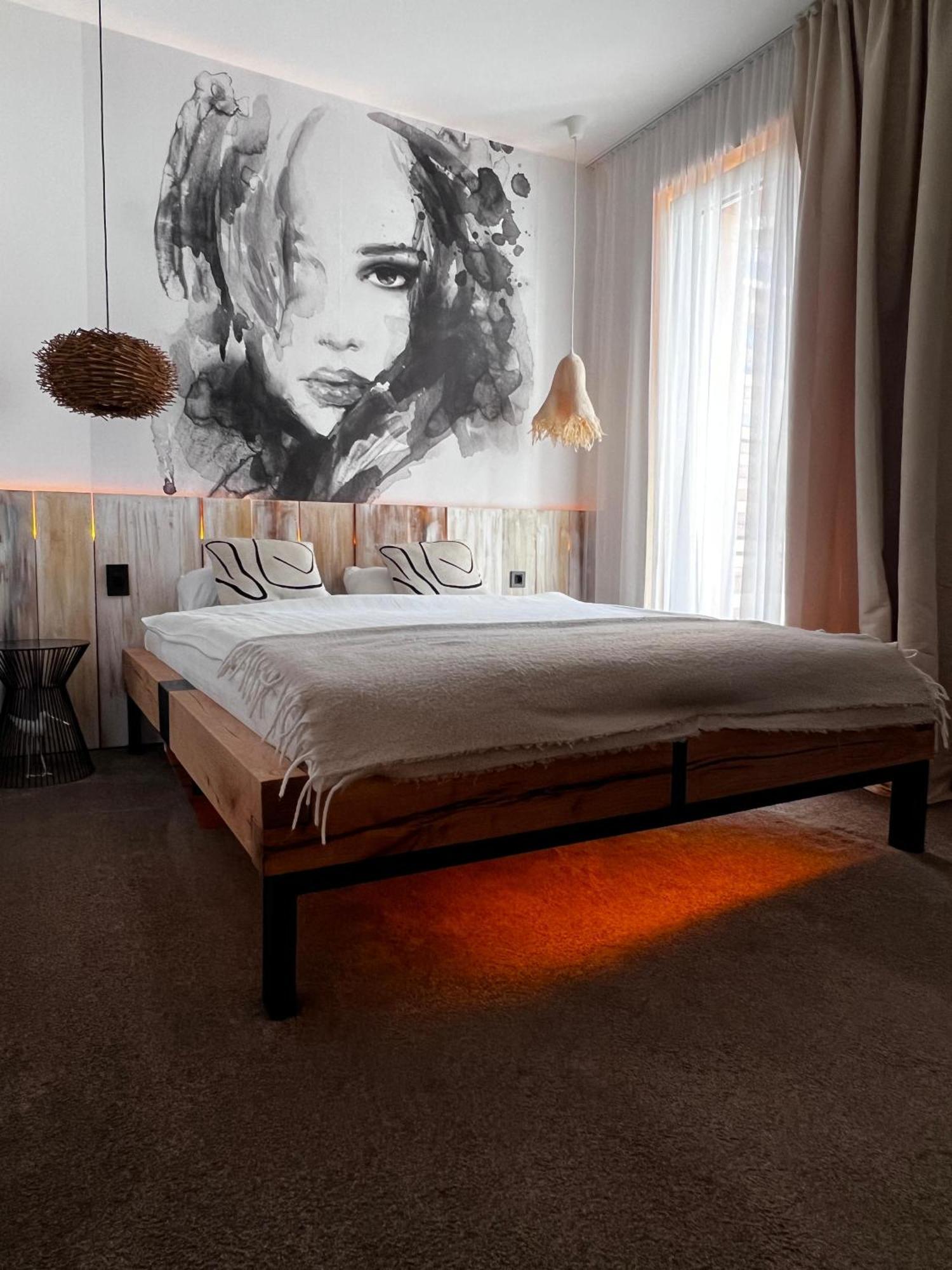 Shard Boutique Hotel-Adult Only Braşov Dış mekan fotoğraf
