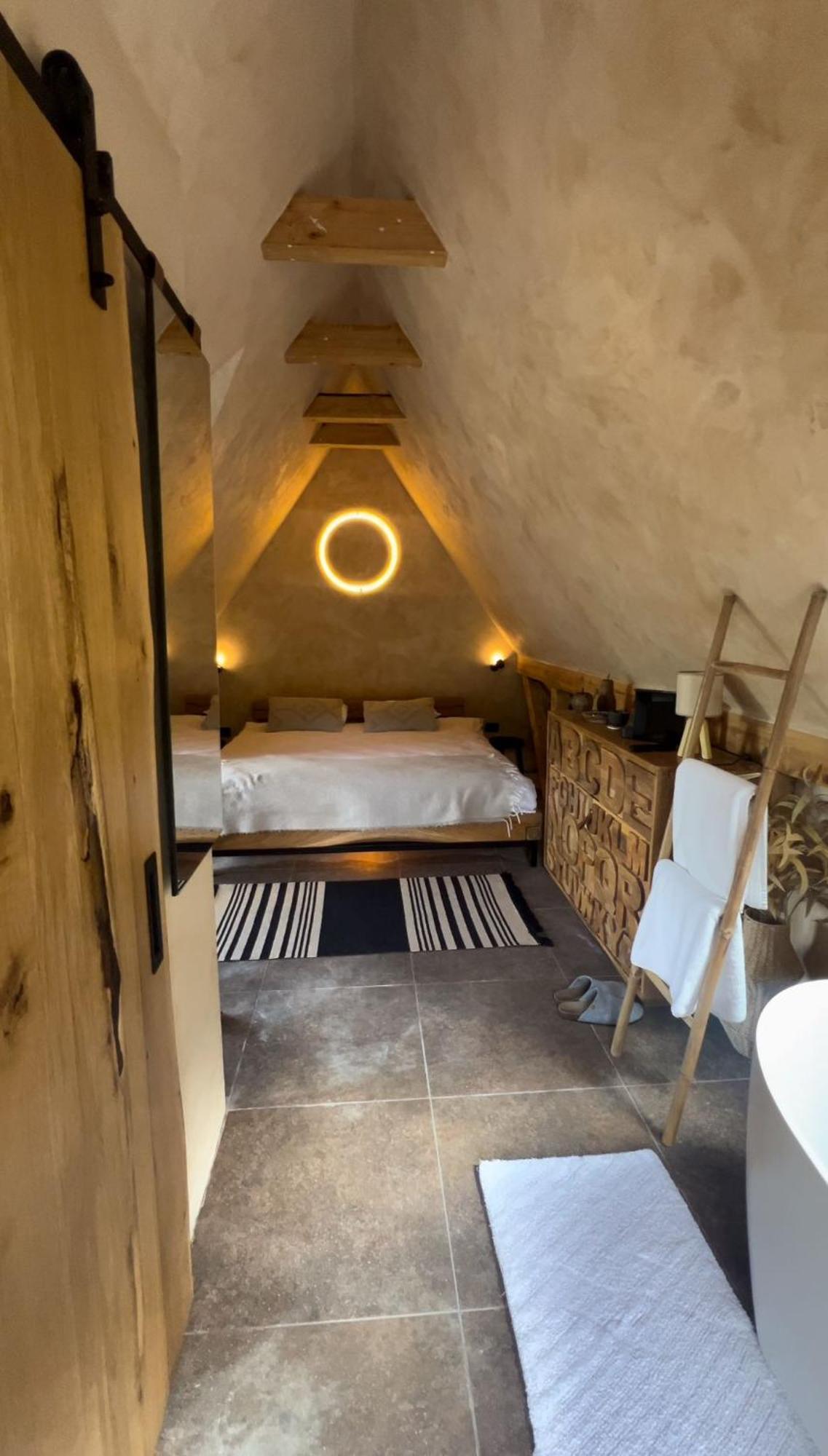 Shard Boutique Hotel-Adult Only Braşov Dış mekan fotoğraf